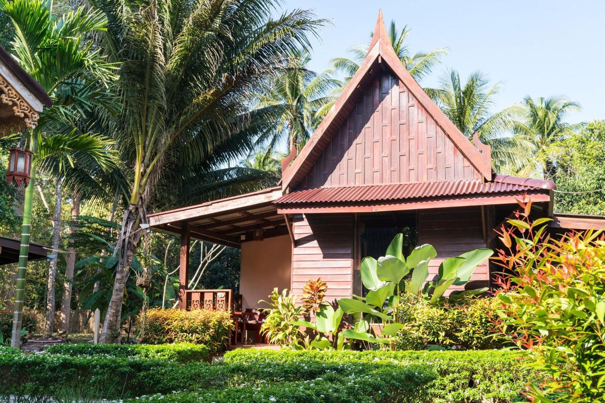 Leeloo Paradise Khanom Bagian luar foto